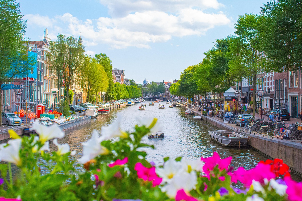 Jobs in Netherlands for multilingual professionals – Recruit4Work